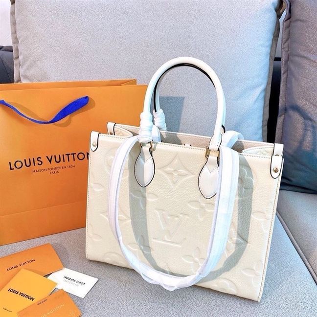 Best Designer Bags, Luxury Bags Collection, Handbags Louis Vuitton, Latest Bags, Chanel Purse, Girly Bags, Luxury Purses, Dior Handbags, Fancy Bags