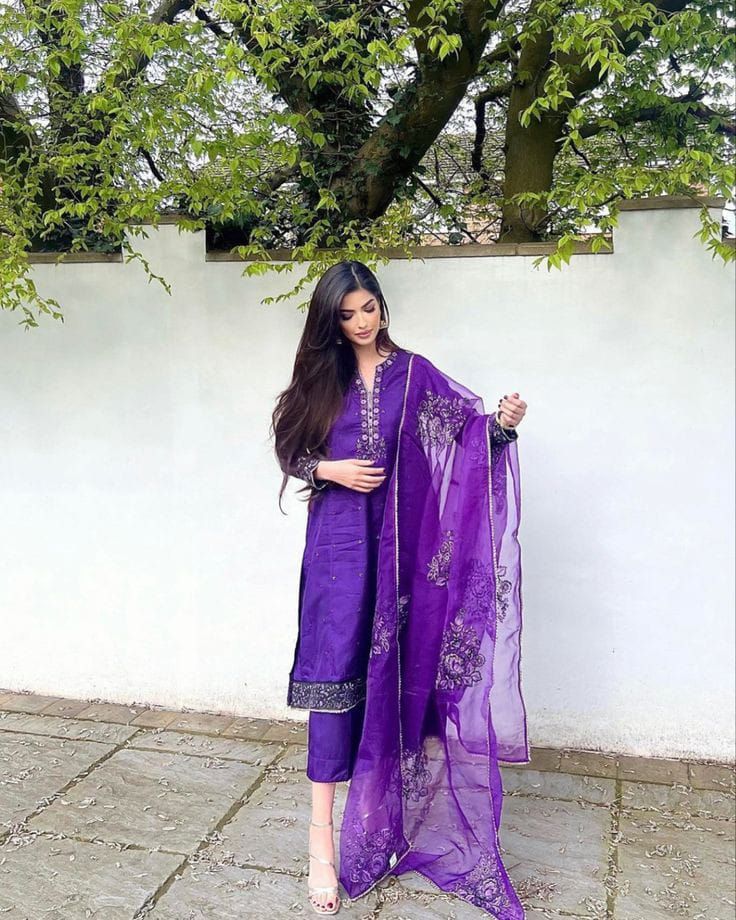 Purple Suit Women Indian, Purple Suit Women, Suit Women Indian, Purple Kurti, Designer Dresses Couture, Jalabia Styles, Dress Poses, Party Wear Frocks, Purple Suit