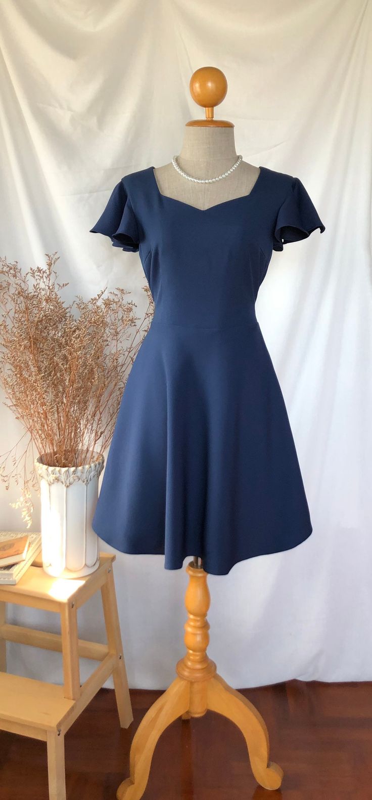 Dark Blue Dress Short Casual, Grade 8 Grad Dresses Short Blue, Winter Dance Dresses Middle School, Dark Blue Dress Casual, Blue Dress Outfit Party, Winter Blue Dress, Blue Dress Mid Length, Hoco Dresses Modest, Dark Blue Party Dress