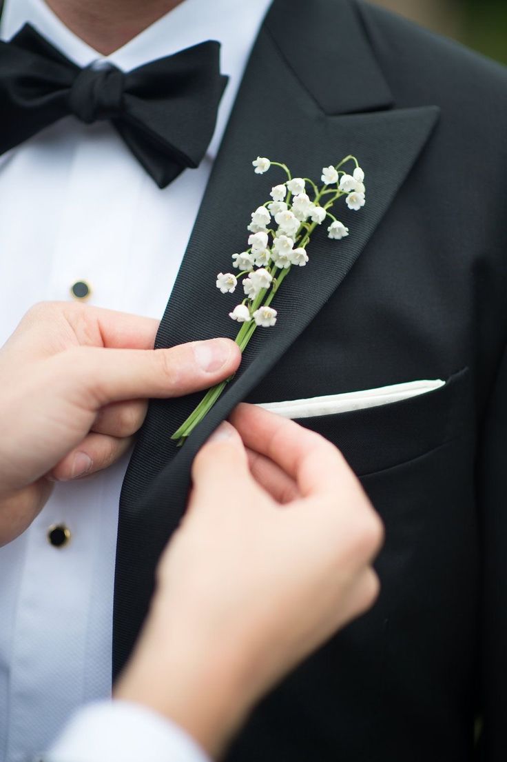 Simple Boutonniere, Lily Of The Valley Bouquet, Traveling To France, Small Wedding Bouquets, White Boutonniere, Groomsmen Boutonniere, Groom Boutonniere, Boutonniere Wedding, Garden Party Wedding