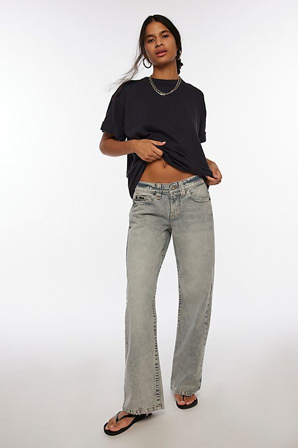 Our best-selling BDG jean in a slouchy straight leg silhouette. Designed in a classic, non-stretch denim featuring a super low-rise waistline and 5-pocket styling. Find them only at Urban Outfitters. Features BDG Kayla low rise jean Slouchy straight leg jeans Rigid BDG denim that will soften more over time Super low-rise waist Relaxed straight leg fit Full length 5-pocket styling Zip fly and button closure UO exclusive Content + Care 100% Cotton Machine wash Imported Size + Fit Low rise Straight Petite Jeans For Women, 90s Style Icons, Womens Low Rise Jeans, Low Rise Baggy Jeans, Low Rise Jean, Urban Outfitters Jeans, Velvet Jeans, Low Rise Pants, Perfect Closet