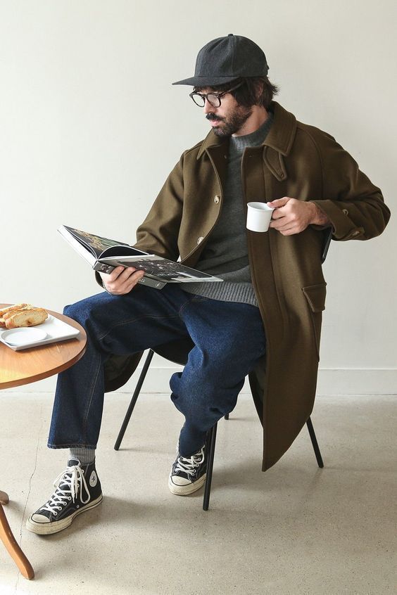 Goth Outfit, Man Sitting, Foto Poses, Men Street, Men Fashion Casual Outfits, Streetwear Men Outfits, Mode Vintage, Men Looks, Mens Streetwear