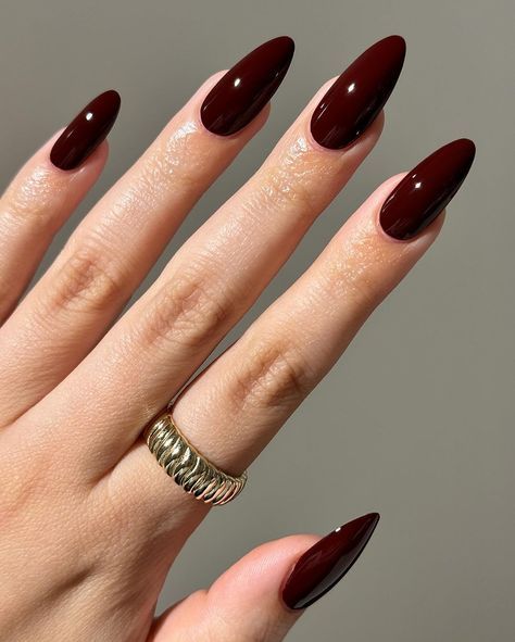 Mocha Nails, Cherry Mocha, Burgundy Nail Designs, Fall Nail Trends, Classy Acrylic Nails, Burgundy Nails, Thanksgiving Nails, Dark Burgundy, Almond Shaped