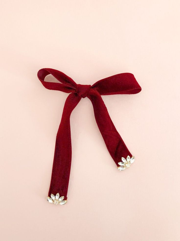 Ribbon Fashion, Jewelry Bow, Bow Trend, Velvet Trend, Velvet Hair Bow, Bow Fashion, Ribbon Pin, Ribbon Diy, Hair Scarf Styles