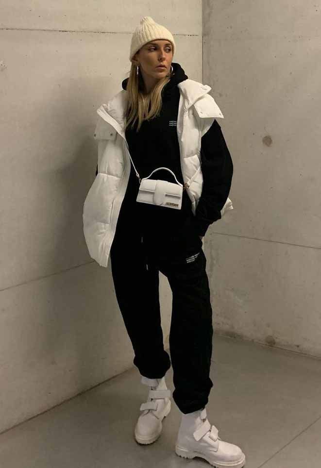 Sleeveless Puffer Jacket Outfit, Puffer Jacket Street Style, White Puffer Vest Outfit, Winter Outfits Puffer Jacket, Puffer Jacket Outfit Women, Puffer Vest Outfit Winter, Sleeveless Jacket Outfit, White Puffer Jacket Outfit, Vest Street Style