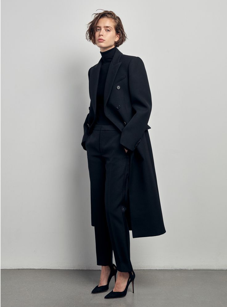 Interview Outfit Black Women, Turtleneck Suit, Woman Wardrobe, Wardrobe Nyc, Black Wardrobe, Casino Outfit, Turtleneck Shirt, Prom Suits, Woman Suit Fashion