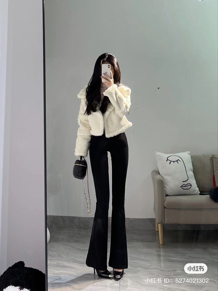 Korean Rich Girl Outfit, Elegant Korean Outfit, Rich Girl Outfit, Classy Elegant Outfits, Flare Outfit, Fashionable Work Outfit, Classy Winter Outfits, Office Casual Outfit, Clothes Korean Style