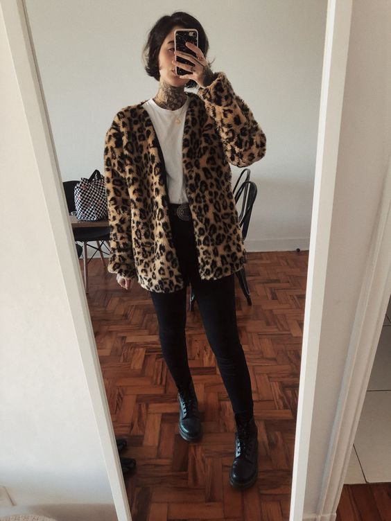 Prendas atigradas que tu otoño merece | Es la Moda Leopard Clothes, Alternative Fashion Plus Size, Looks Street Style, Alt Fashion, Professional Outfits, Edgy Outfits, Grunge Fashion, Outfits Casuales, Well Dressed