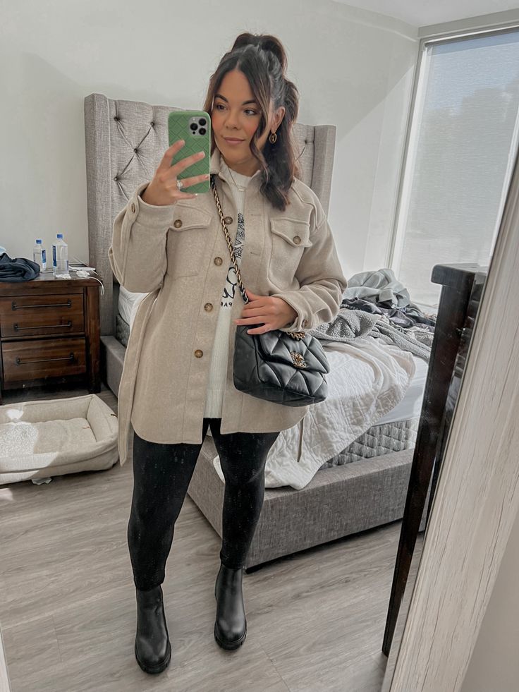 Chicago Fall Outfits Plus Size, Plus Size Fall Fashion Inspiration, Everyday Fall Outfits Plus Size, Fall Outfit For Bigger Women, Brown Velvet Shirt Outfit, Thick Body Fall Outfits, Fall Casual Outfits Plus Size, Fall Outfit Plus Size 2023, Casual Outfits For Fall 2023