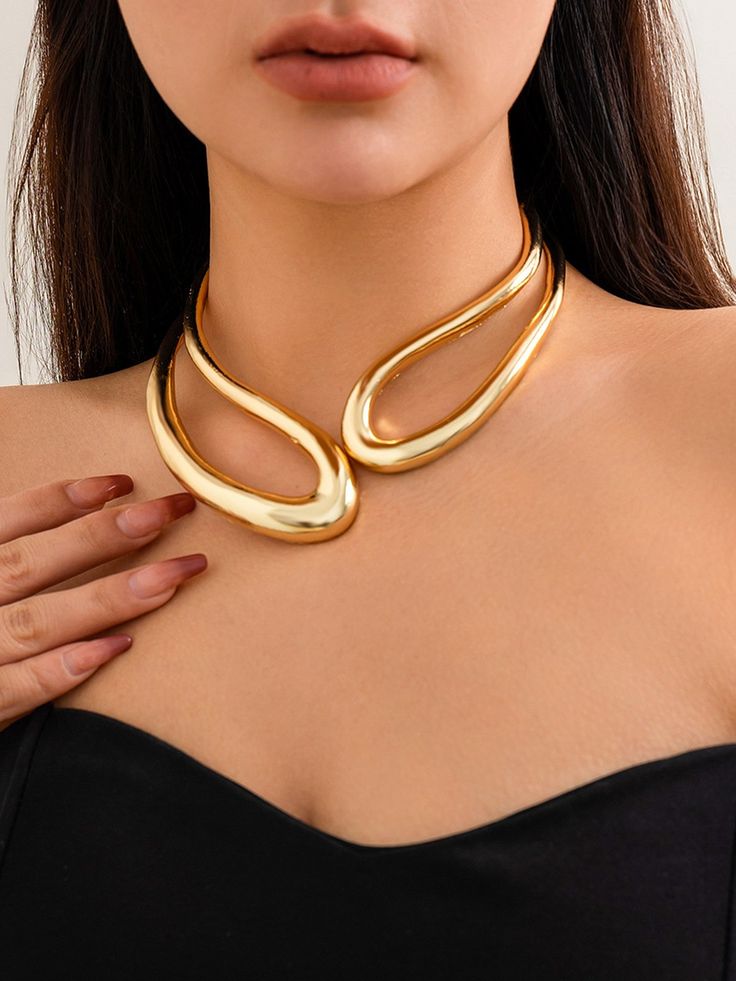 Affordable price buy Necklaces on Stylewe, SPU: 11LNE3KBDBD, Color: Golden Silver, Main Material:Metal, Type:Choker. Gold Metal Necklace, Large Gold Jewelry, Wedding Statement Necklace, Modern Elegant Jewelry, Women Chain Necklace, Jewelry Accessories Ideas Style, Chunky Chain Earrings, Golden Accessories Jewelry, Daily Jewelry Ideas