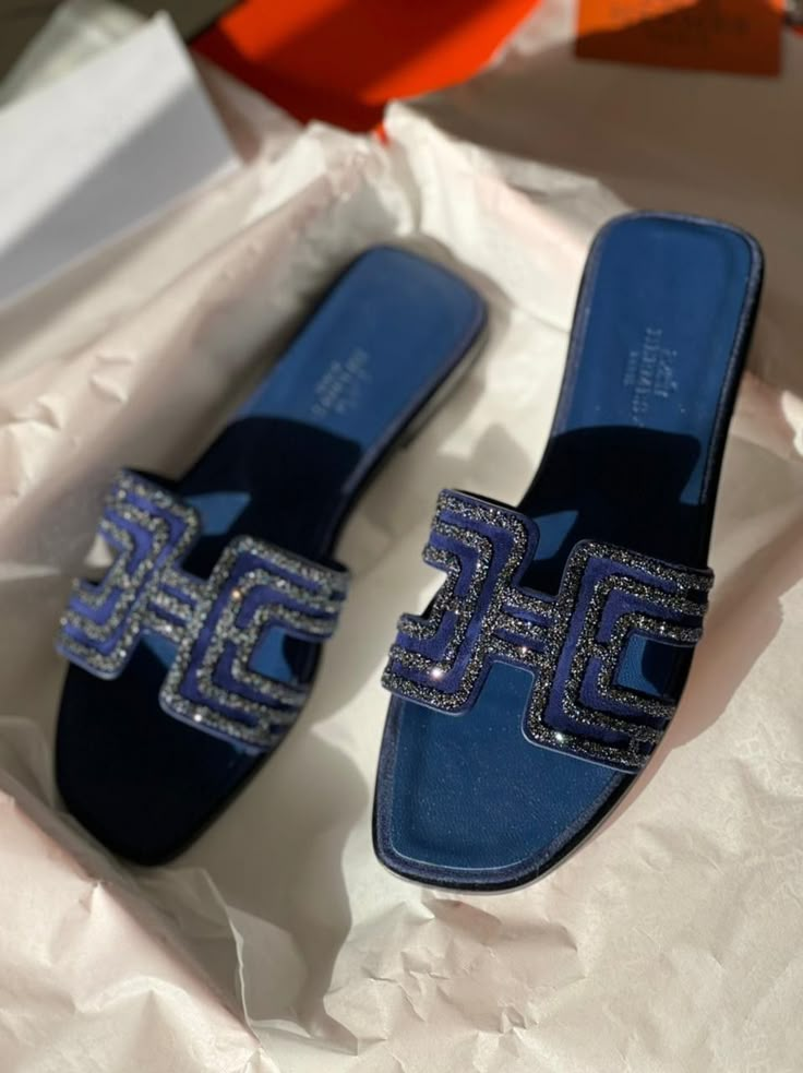 Shoe Hacks, Fancy Sandals, Pretty Sandals, Pretty Shoes Sneakers, Fashion Shoes Heels, Shoes Heels Classy, Classy Shoes, Hermes Shoes, Fashion Slippers