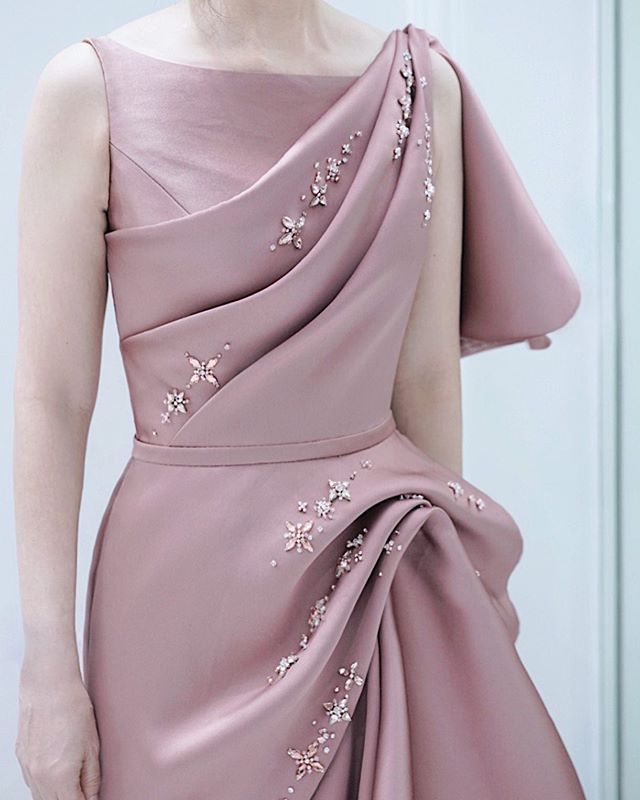 In the making: abstract drapery statement dress for the morning session of @tasyakamila’s big day Long Gown Ideas, Hian Tjen, Bridesmaid Dresses Ideas, Detail Couture, Gown Ideas, Dress Pesta, Bride Gown, Draping Fashion, African Print Dress Designs