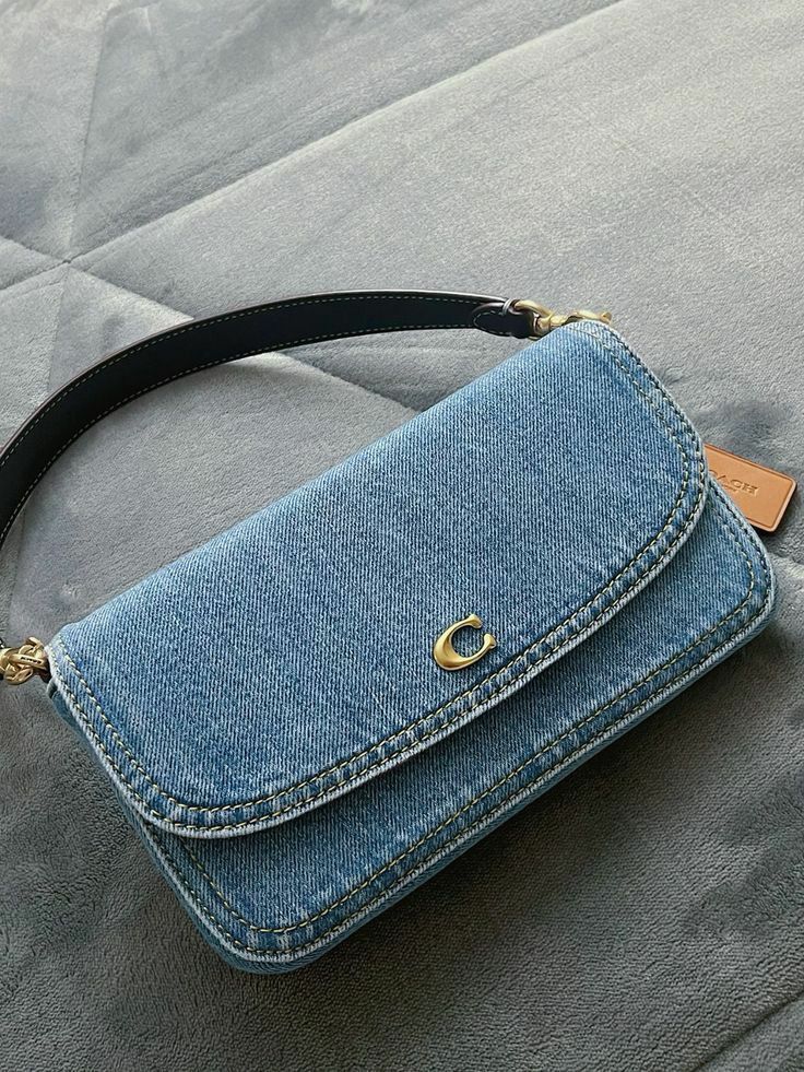 Denim Designer Bag, Denim Coach Bag, Coach Denim Bag, Denim Purse Outfit, Denim Bag Outfit, Cute Purses Handbags, Coach Denim, Jean Bag, Unique Handbag