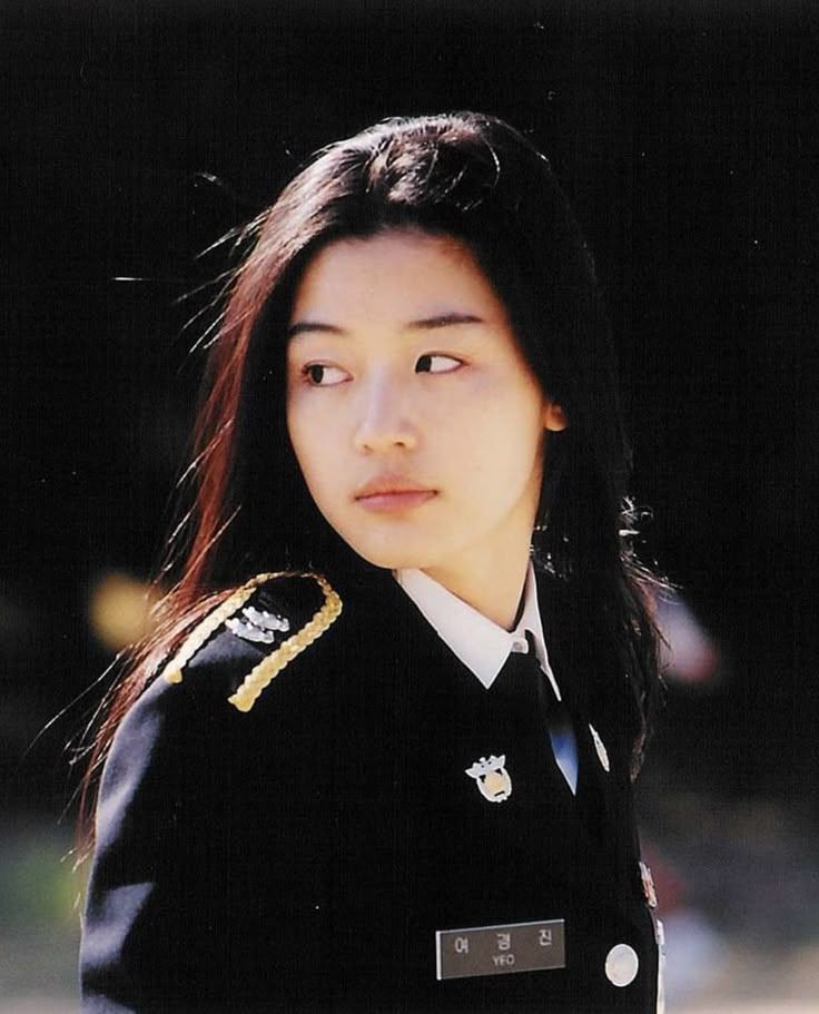 Windstruck Korean Movie, Jun Ji Hyun 90s, Jun Ji Hyun Fashion, Jun Jihyun, Jeon Ji Hyun, Jun Ji Hyun, Bride Floral, 90s Model, Ji Hyun