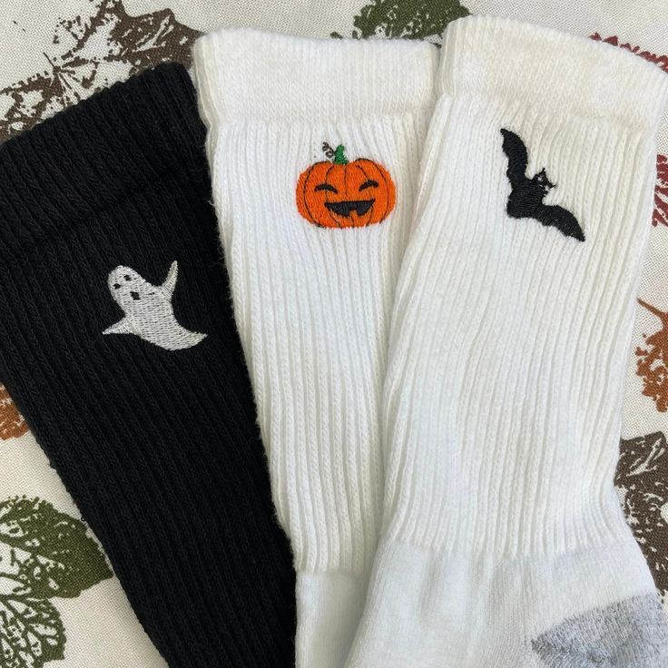 Halloween Embroidered Socks 3 Pairs. Ghost, Pumpkin, Bat Embroidery Crew Socks - Etsy Halloween Socks Aesthetic, Cozy Socks Aesthetic, Bat Embroidery, Autumn Socks, Pumpkin Socks, Fall Socks, Socks Aesthetic, October Outfits, Embroidered Socks