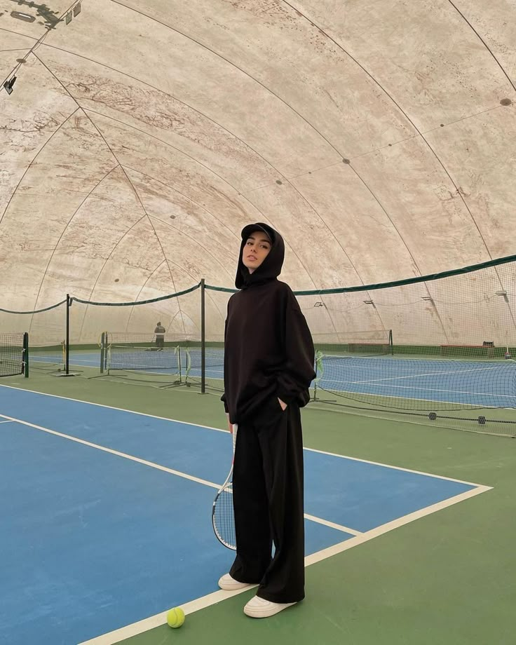 Modest Tennis Outfit, Muslim Sportswear, Hijabi Workout Outfits, Hijabi Sports Outfit, Modest Sporty Outfits, Hijab Sport Style, Hijab Gym Outfit, Modest Gym Fits, Hijab Sport Outfit