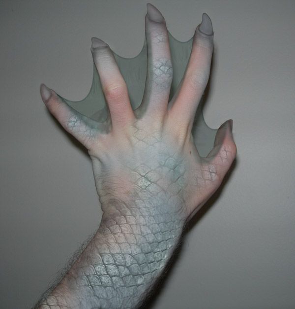 pantyhose on hands to simulate webbing...could use for Aqualad cosplay! Carnaval Make-up, Dengeki Daisy, Special Fx Makeup, Yennefer Of Vengerberg, Halloween Tattoo, Mermaid Aesthetic, Samurai Tattoo, Cosplay Tutorial, Special Effects Makeup