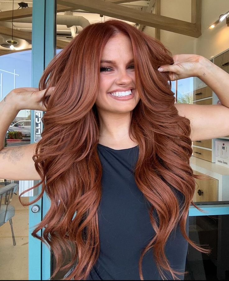 Long Copper Brown Hair, Coper Hairstyles Color, Different Shades Of Copper Hair, Copper Red Hair Olive Skin, Cow Girl Copper Hair Colour, Cooper Hair, Copper Hair On Latinas, Rambut Brunette, Brown Hair Looks