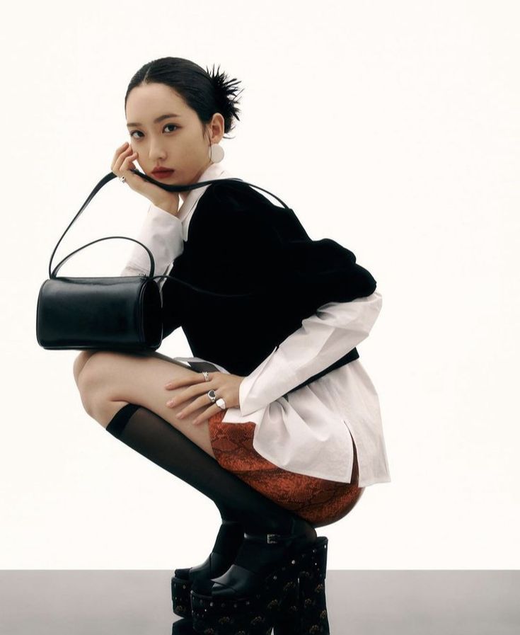 Han Jihyun, Louis Vuitton Murakami, T-shirt Photography, Kim So Hyun, Campaign Photography, Han So Hee, Studio Photography Fashion, So Hee, Brand Photography Inspiration