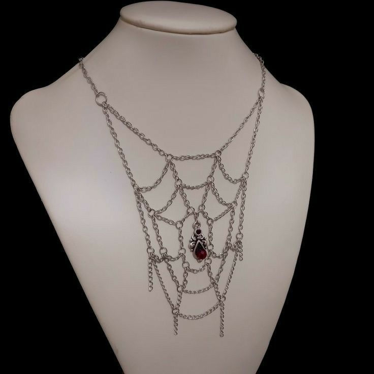 Gothic Beaded Jewelry, Gothic Jewelry Diy, قلادات �متدلية, Gothic Choker, Spider Necklace, Dark Jewelry, Chainmail Jewelry, Common Thread, Chain Maille Jewelry