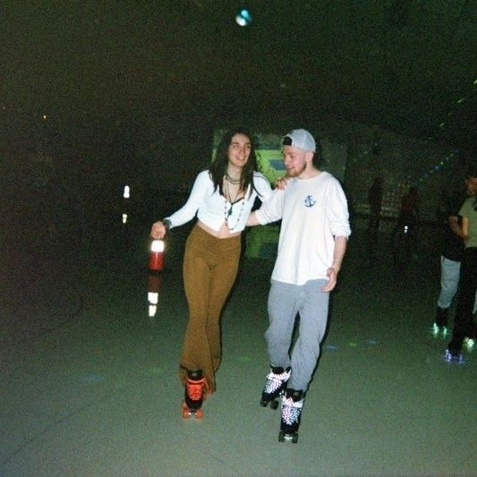 Roller skate skating couple skate 90s old film cute couple rolling skating Rollerskating Couple Aesthetic, Roller Skating Couple Aesthetic, Roller Skating Date Aesthetic, Roller Skate Couple, Rollerskating Date, Roller Skating Couple, Roller Skating Date, Abc Dates, Roller Boogie