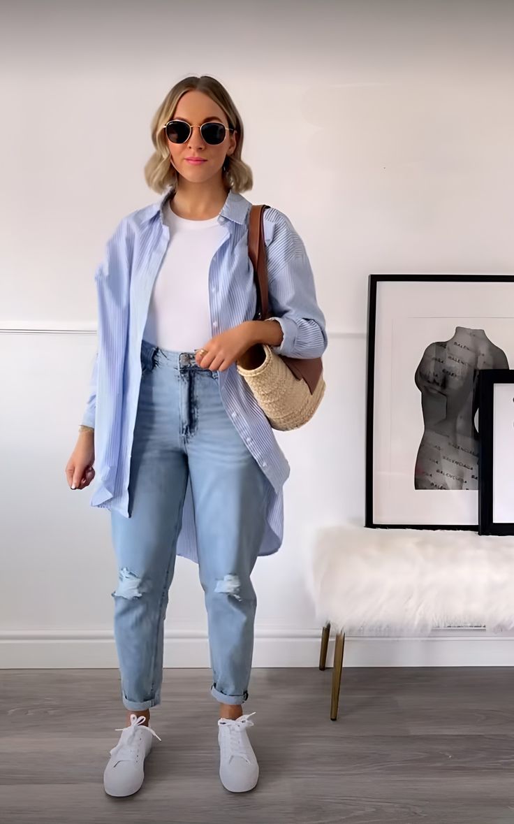 Plus Rainy Day Outfit, Blue Top Summer Outfit, Fashion In 40s, Outfit Sobrecamisa Mujer, Oversized Blue Shirt For Work, Oversized Blue Shirt Outfit, Light Blue Shirt Women Outfit, Summer Work Outfits Office Casual Plus Size, Blue Oversized Shirt Outfit