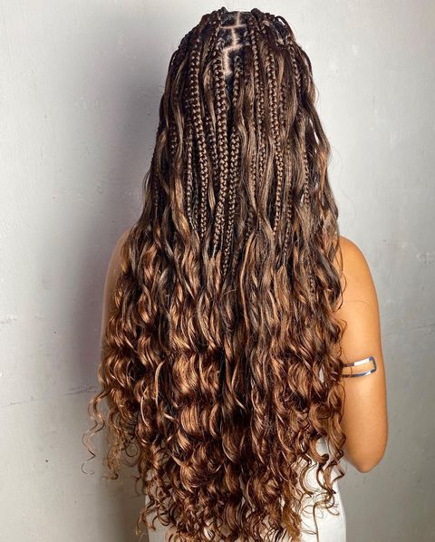 Hair • Instagram Boho French Curl Braids, Teenagers Hairstyles, French Curls Braids, Mixing Hair Color, French Boho, French Curls, Teenage Hairstyles, Beauty Journal, Curly Braids