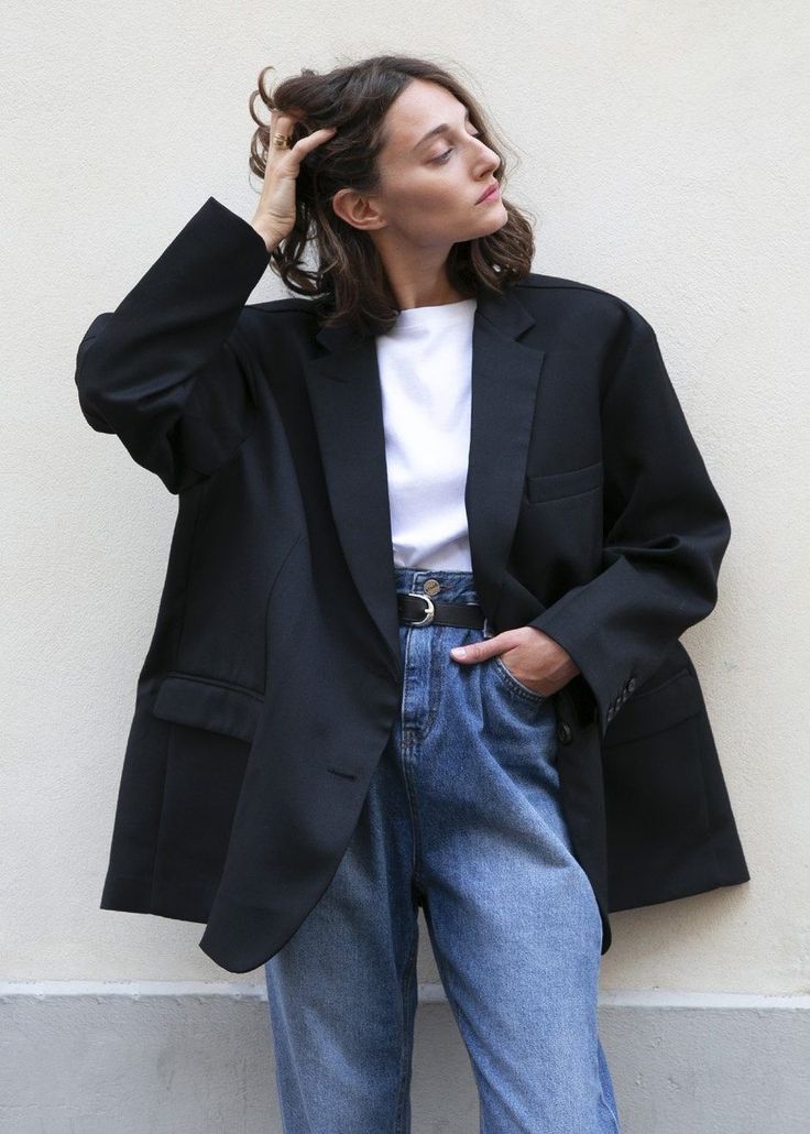 Masc Fashion, Looks Jeans, Models Off Duty Style, Parisienne Chic, Mens Fashion Blazer, The Frankie Shop, Boyfriend Blazer, Frankie Shop, Gender Envy