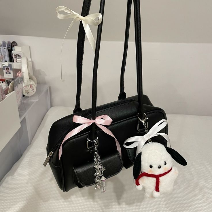 ꒰🍥 ꒱– i'm not the owner﹔☆༘⋆ ʚɞ Japanese School Bag, Estilo Harajuku, Flower Knows, Oil Bag, Handbag Essentials, Girly Bags, What In My Bag, Fancy Bags, Bags Aesthetic