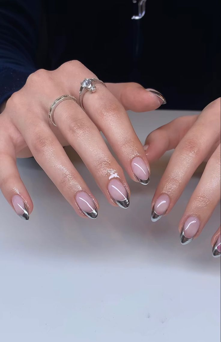 Metal French Tip Nails, The Weeknd Nails Design, Red French Nails Design, The Weeknd Nails, Chrome Silver Nails, Reputation Nails, Silver French Tips, Tip Nail Designs, Paznokcie Hello Kitty