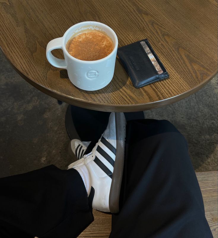 coffee break aesthetic Coffee Man Aesthetic, Aesthetic Man Photo, Coffee Photos Ideas, Man Coffee Aesthetic, Men Coffee Aesthetic, Coffee Guy Aesthetic, Office Man Aesthetic, Aesthetic Guys Instagram, Men Faceless Aesthetic