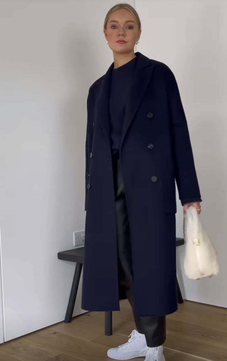 Navy Blue Fashion Color Combinations, Navy Coat Outfits For Women, Navy Long Coat Outfit, Long Navy Coat Outfits Winter, Dark Blue Jacket Outfit Women, Navy Blue Coat Outfits For Women, Long Navy Coat Outfits, Dark Blue Coat Outfit, Navy Coat Outfit Winter Wear