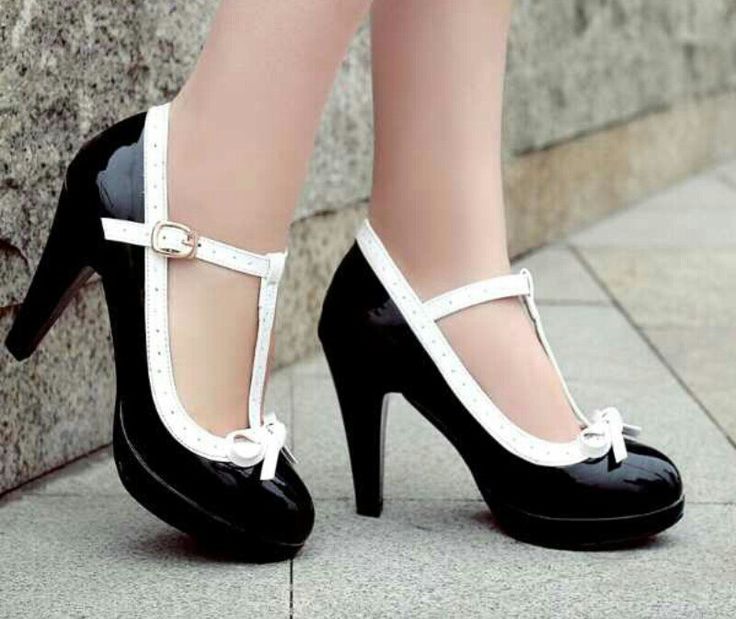 Cute High Heels, Bow Heels, Patent Leather Shoes, Strap Pumps, White Heels, Dress Shoes Womens, Shoes Pumps, Mary Jane Shoes, Mode Vintage