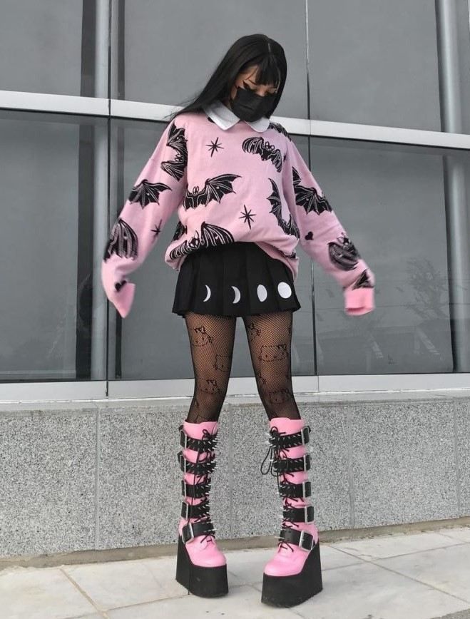 Goth Aesthetic: How to Nail the Look | Pastel goth fashion, Edgy outfits,  Really cute outfits