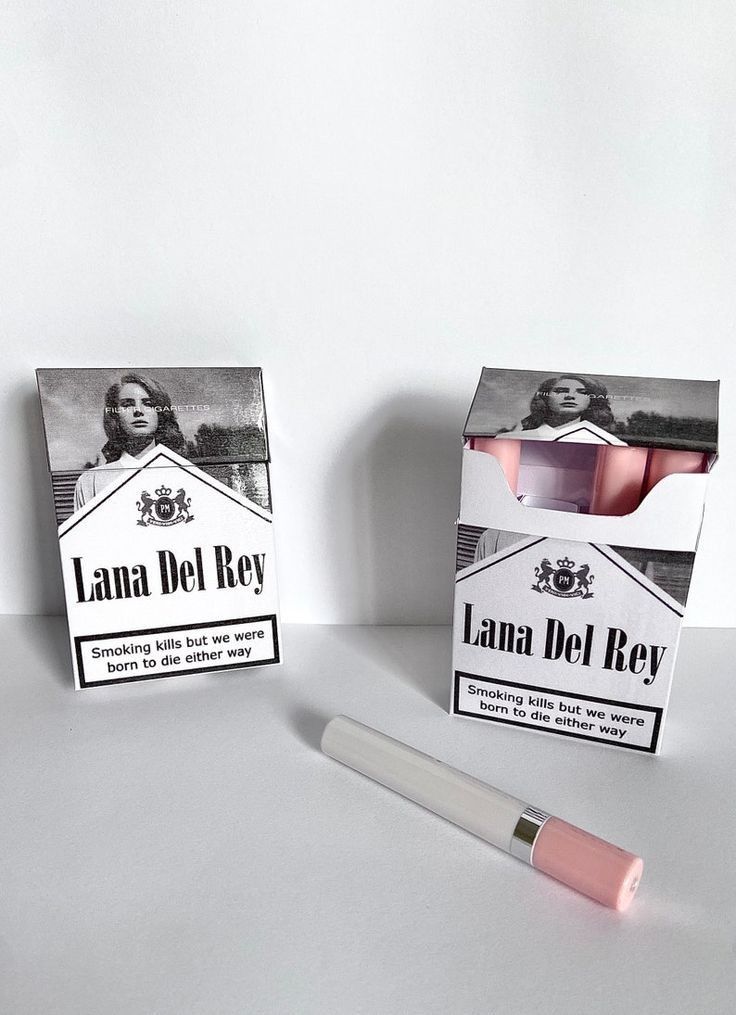 Lana Del Rey Lipstick, 17th Birthday Ideas, Vinyl Lips, Lana Del Rey Vinyl, Lana Rey, Teen Trends, Lana Del Ray, Lipstick Set, Old Money Aesthetic