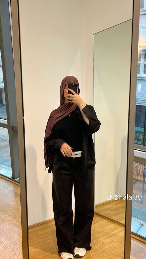 Brown Outfit Hijab, Hijabi Outfits School, Brown Hijab Outfit, Hijabi Aesthetic Outfits, Black Hijab Outfit, Aesthetic Outfits Hijab, Hijab Fashion Style, Outfit First Day Of School, Brown Hijab