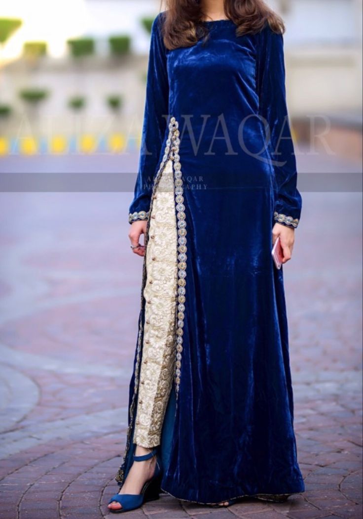 Velvet Pant Design, Navy Blue Combination Dress, Velvet Frocks For Women, Velvet Dress Designs Fashion, Velvet Frock Design, Latest Velvet Dresses, Velvet Pakistani Dress, Long Kurta Designs, Butterfly Dresses