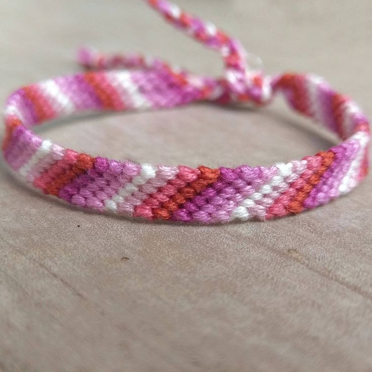 Lesbian Couple Gifts Diy, Lesbian Bracelet Diy, Gifts For Lesbian Girlfriend Diy, Lesbian Friendship Bracelet, Lesbian Accessories, Lesbian Bracelet, Pride Accessories, Anklets Jewelry, Homemade Wedding Gifts