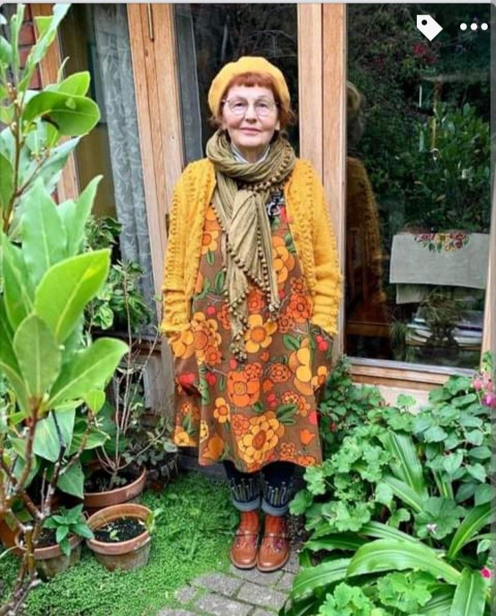 Granny Chic Fashion, Leslie Jordan, Grandma Fashion, I Love Autumn, Favourite Season, Love Autumn, Quirky Fashion, Granny Chic, Advanced Style