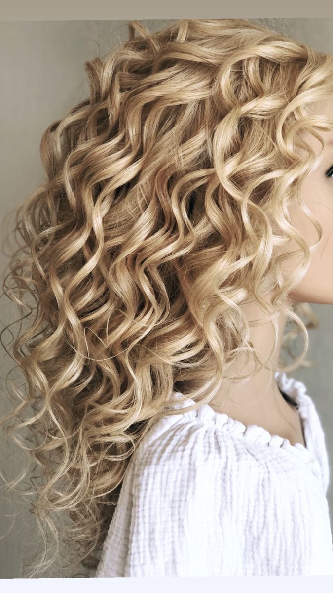 Spiral Perm Long Hair, Long Hair Perm, Highlights Caramel, Dark Ombre, Highlights Summer, Frosted Hair, Blonde Hair Transformations, Brunettes Highlights, Curls For Long Hair