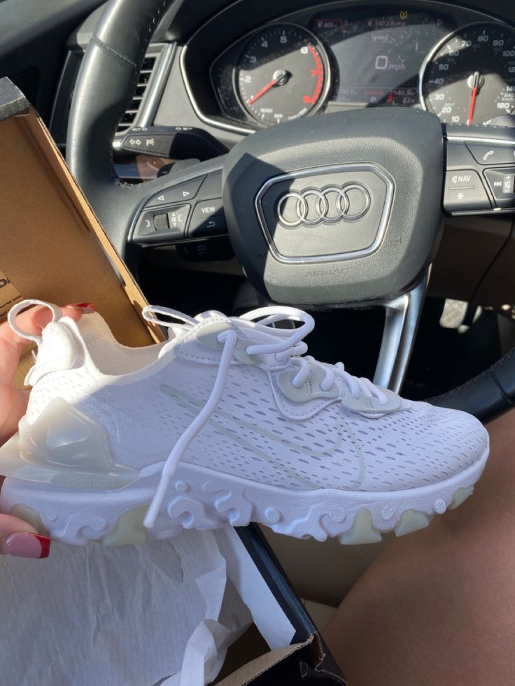 Nike React Vision Outfit, All White Nike, Nike Gym Shoes, Nike Shoes Women Fashion, Nike Runners, Nike React Vision, White Nike Shoes, Black Nike Shoes, Fc Liverpool