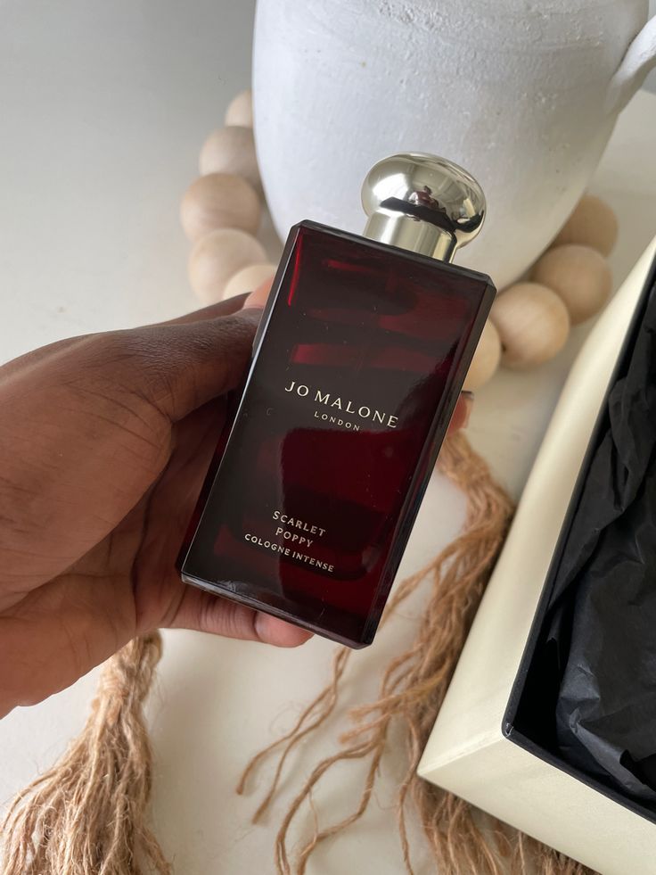 Jo Malone Scarlet Poppy Aesthetic, Jo Malone Perfume Scarlet Poppy, Best Jo Malone Perfume For Women, Scarlet Poppy Jo Malone, Jo Malone Perfume Best, Jo Malone Scarlet Poppy, Jo Malone Fragrance, Jo Malone Perfume, Coco Chanel Mademoiselle