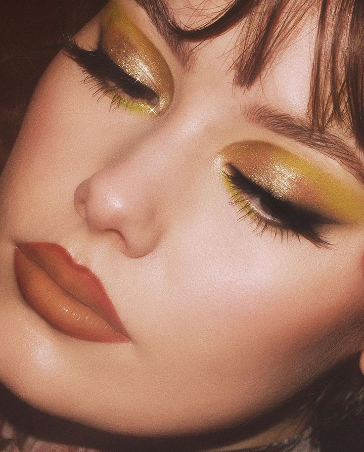 Yellow Eye Makeup, Four Twenty, Maquillage On Fleek, Smoky Eyes, Snake Eyes, Creative Eye Makeup, Creative Makeup Looks, Eye Primer, Eye Makeup Art