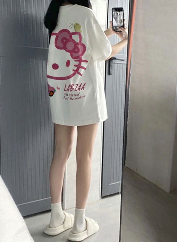 Hello Kitty Baggy Clothes, Trendy Cotton T-shirt With Hello Kitty Print, Harajuku Style Hello Kitty Print Cotton T-shirt, Harajuku Style Cotton T-shirt With Hello Kitty Print, Kawaii Hello Kitty Cotton T-shirt, Cute Hello Kitty Print T-shirt, Harajuku Hello Kitty Print Cotton Tops, Harajuku Style Hello Kitty Cotton Tops, Hello Kitty Girl Outfit