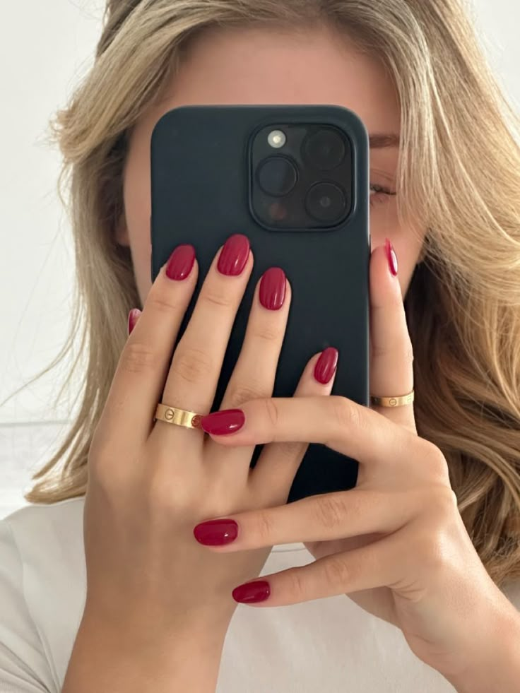 Short Red Nails, Red Gel Nails, Dark Red Nails, Squoval Nails, Subtle Nails, February Nails, Casual Nails, Red Nail, Neutral Nails