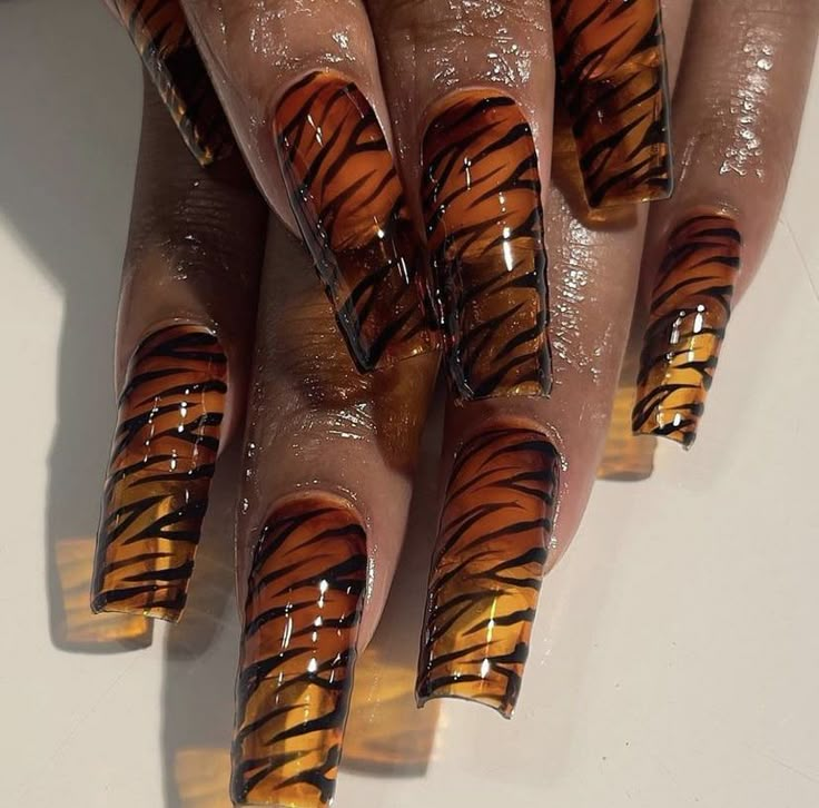 Piano Hands, Tiger Nails, Nail Design Glitter, Grunge Nails, Her Nails, Dope Nail Designs, Classy Acrylic Nails, Really Cute Nails, Unique Acrylic Nails