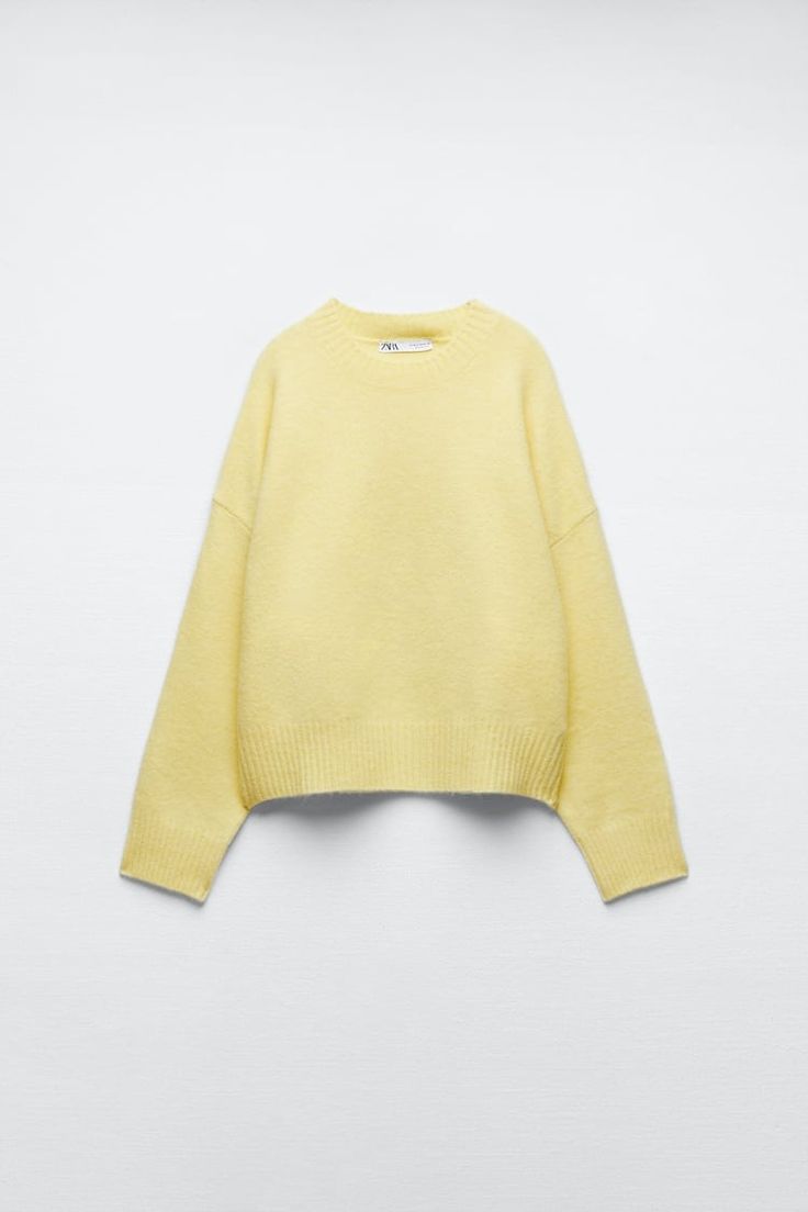 Yellow Sweater Outfit, Yellow Knit Sweater, Long Knit Cardigan, Yellow Knit, Zara Sweater, Yellow Sweater, Casual Winter Outfits, Knit Crop Top, Tinted Moisturizer