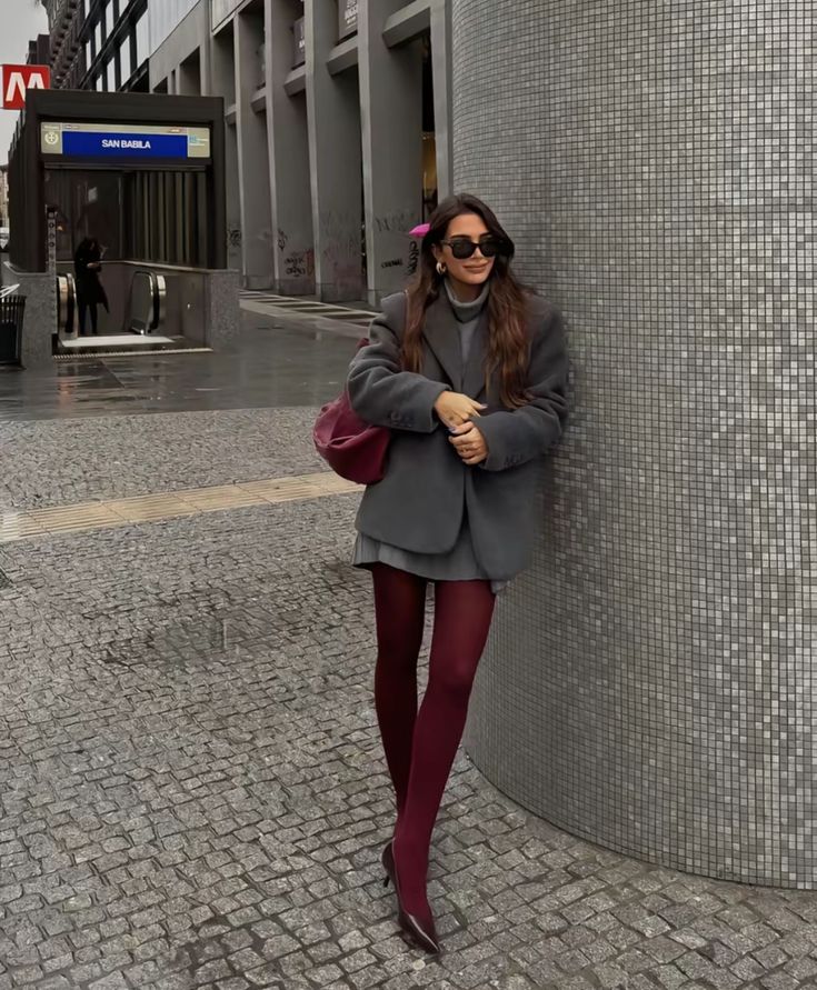 Merlot Boots Outfit, Cherry Tights Outfit, Cherry Style Outfit, Burgundy Boots Outfit Winter, Brown And Burgundy Outfit, Burgundy Aesthetic Outfit, Burgundy Outfit Aesthetic, Burgundy Tights Outfit, Burgundy Aesthetic