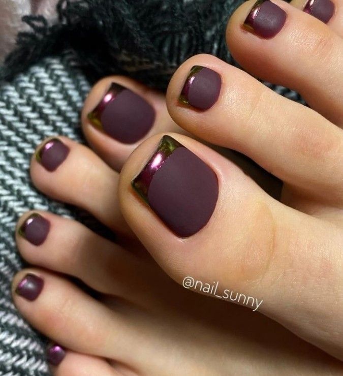 Matte Toenails Polish, Fall Chrome Pedicure, Pink Accent Nail Ideas, Toenail Colors For Fall 2022, Professional Nail Designs For Work, Pedicure Fall 2023, Feet Nails Design Pedicures, Pedicure Gel Ideas, Toe Pedicure Ideas