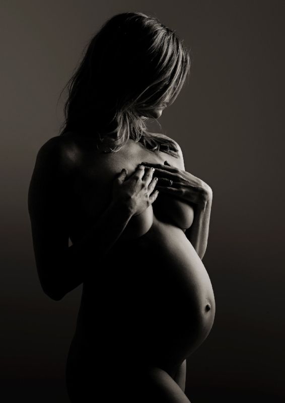 Sarah Prall Photography Diy Maternity Photos, Baby Bump Photoshoot, Maternity Studio Photoshoot, Fine Art Maternity, Pregnancy Belly Photos, Maternity Photography Studio, Maternity Photography Poses Pregnancy Pics, Maternity Photoshoot Outfits, Maternity Studio